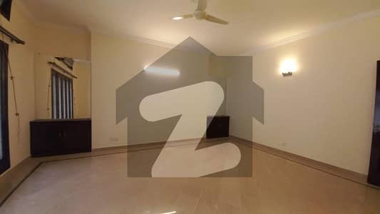 500 Square Yards House For Sale In F-7, Islamabad