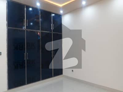10 Marla Upper Portion In Gulshan-E-Ravi For Rent At Good Location