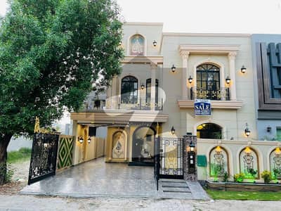 A BEAUTIFUL 10 MARLA SPINSH HOUSE FOR SALE IN IRIS BLOCK SECTOR C BAHRIA TOWN LAHORE