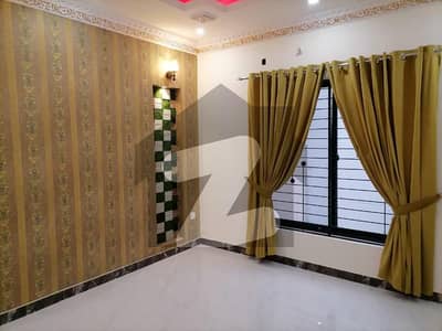 ای ایم ای سوسائٹی ۔ بلاک ای ای ایم ای سوسائٹی,لاہور میں 5 کمروں کا 10 مرلہ مکان 4.5 کروڑ میں برائے فروخت۔