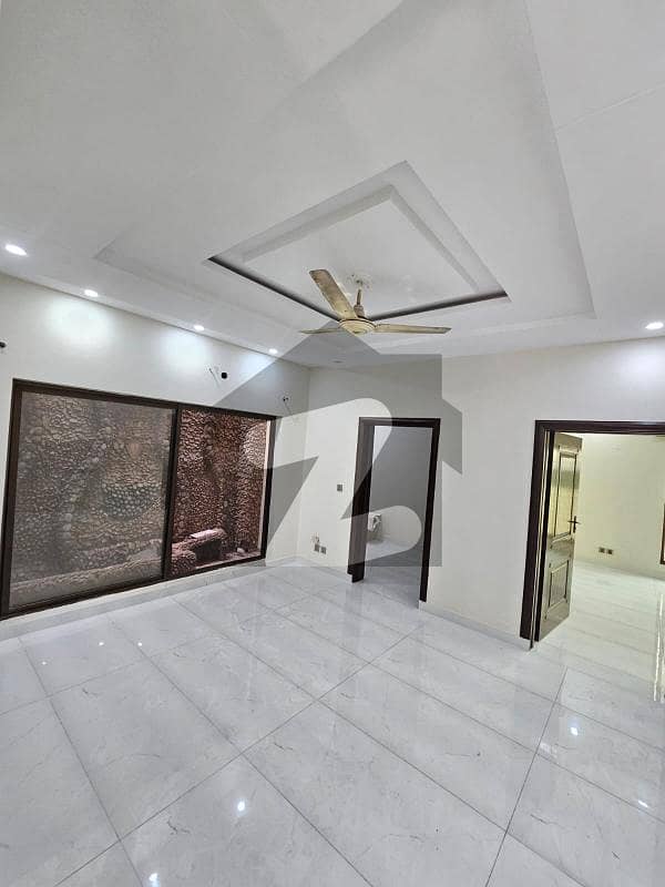 10 Marla Like New upper Portion For Rent In Jenipar Block Bahria Town Lahore