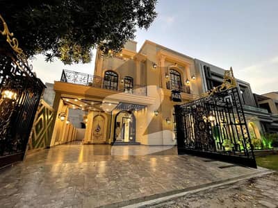 10 MARLA LUXURY HOUSE AT INVESTOR RATE