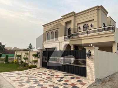 ڈی ایچ اے فیز 6 ڈیفنس (ڈی ایچ اے),لاہور میں 5 کمروں کا 1 کنال مکان 9.75 کروڑ میں برائے فروخت۔