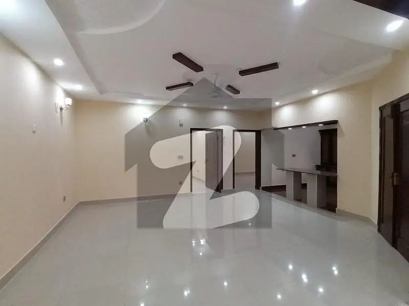 10 MARLA LIKE NEW 3 BEDROOMS FULLY LUXURY IDEAL LOCATION EXCELLENT PORTION FOR RENT IN BAHRIA TOWN LAHORE