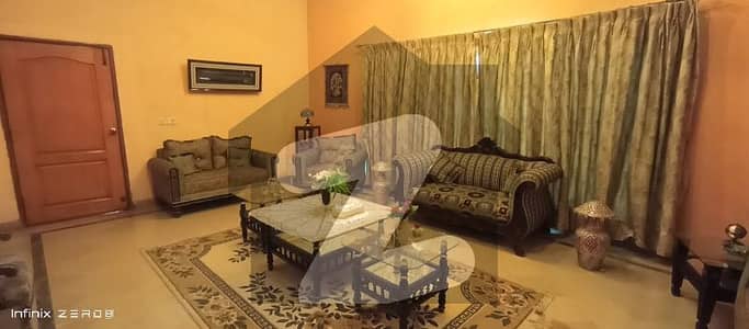 نیسپاک سکیم فیز 1 کالج روڈ,لاہور میں 6 کمروں کا 1 کنال مکان 7.1 کروڑ میں برائے فروخت۔