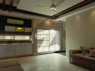 بحریہ ٹاؤن ۔ غزنوی بلاک بحریہ ٹاؤن ۔ سیکٹر ایف,بحریہ ٹاؤن,لاہور میں 5 کمروں کا 10 مرلہ مکان 1.2 لاکھ میں کرایہ پر دستیاب ہے۔