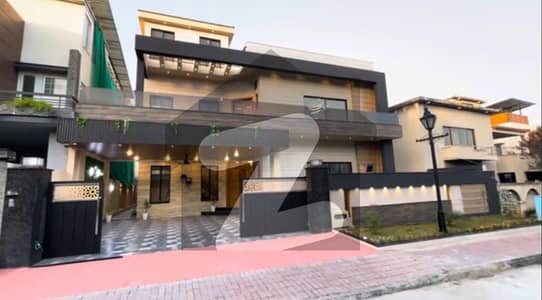 بحریہ ٹاؤن فیز 2 بحریہ ٹاؤن راولپنڈی,راولپنڈی میں 5 کمروں کا 1 کنال مکان 12.5 کروڑ میں برائے فروخت۔