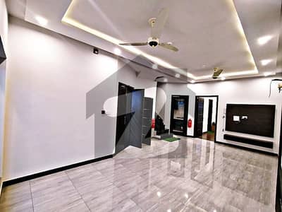 ڈی ایچ اے فیز 5 ڈیفنس (ڈی ایچ اے),لاہور میں 3 کمروں کا 5 مرلہ مکان 2.95 کروڑ میں برائے فروخت۔