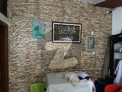 گرین ٹاؤن فیصل آباد میں 4 کمروں کا 3 مرلہ مکان 1.1 کروڑ میں برائے فروخت۔