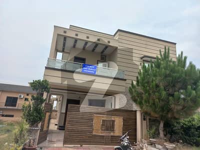 10 Marla House Available For Rent In Bahria Town Phase 8 Rawalpindi Sector E