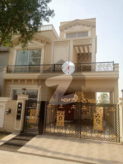 لیک سٹی ۔ سیکٹر ایم ۔ 2اے لیک سٹی,رائیونڈ روڈ,لاہور میں 5 کمروں کا 10 مرلہ مکان 5.25 کروڑ میں برائے فروخت۔