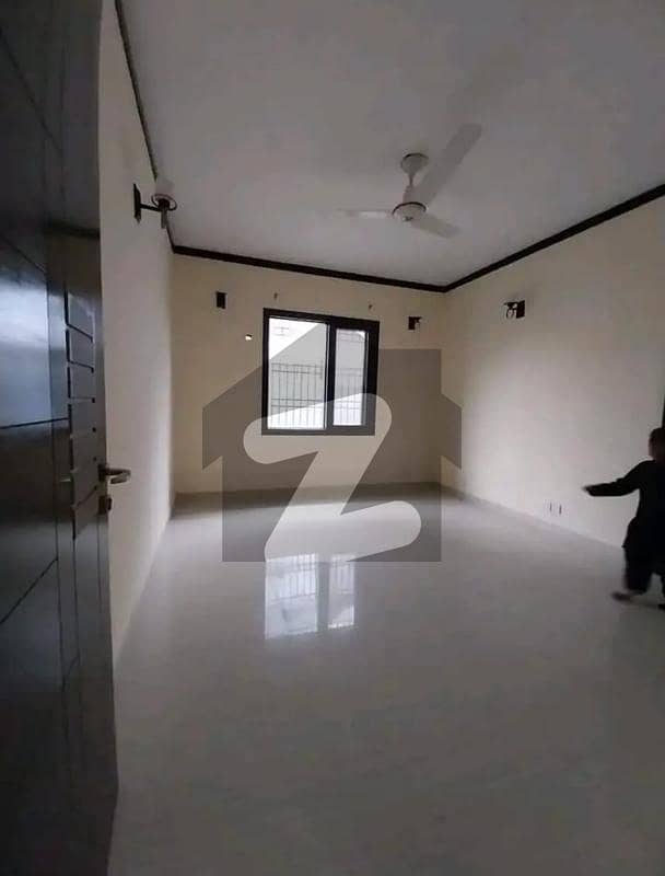 ڈی ایچ اے فیز 8 ڈی ایچ اے ڈیفینس,کراچی میں 6 کمروں کا 1 کنال مکان 9.75 کروڑ میں برائے فروخت۔