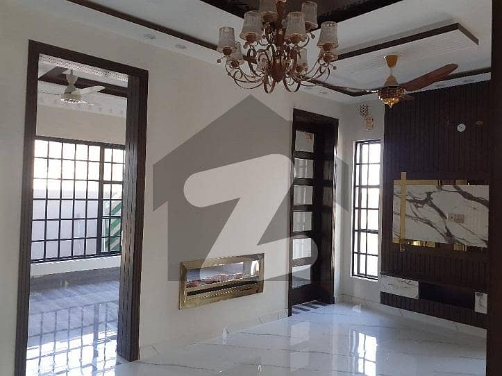 5 MARLA BRAND NEW FULL HOUSE FOR RENT IN JINNAH BLOCK BAHRIA TOWN LAHORE