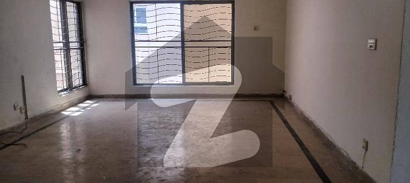 DHA PHASE 1 BLOCK N 1 KANAL UPPER PORTION SEPARATE GATE FOR RENT.