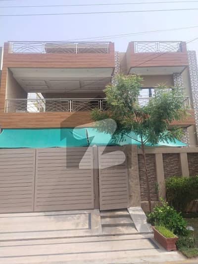 10 Marla Slightly Used House Available For Sale At Hot Location