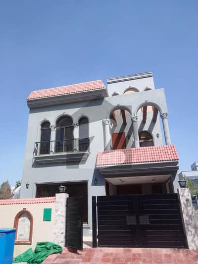 BRAND NEW 5 MARLA HOUSE FOR RENT BAHRIA ORCHARD LAHORE