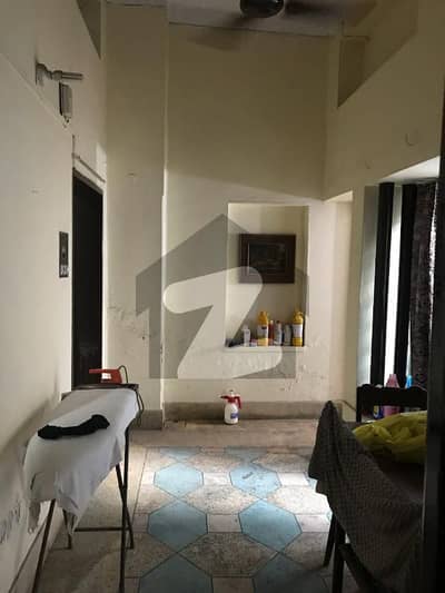 محمد نگر گڑھی شاہو,لاہور میں 3 کمروں کا 8 مرلہ مکان 3.3 کروڑ میں برائے فروخت۔