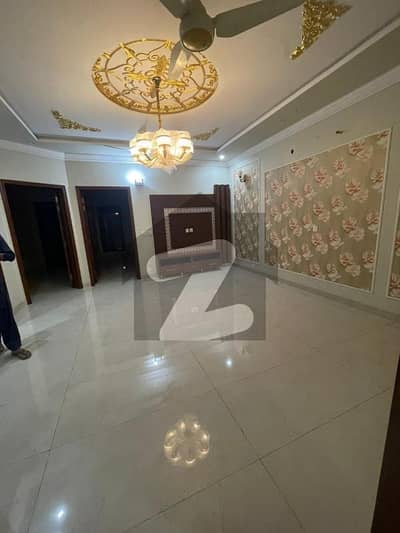 ایل ڈی اے ایوینیو ۔ بلاک جے ایل ڈی اے ایوینیو,لاہور میں 5 کمروں کا 10 مرلہ بالائی پورشن 75.0 ہزار میں کرایہ پر دستیاب ہے۔
