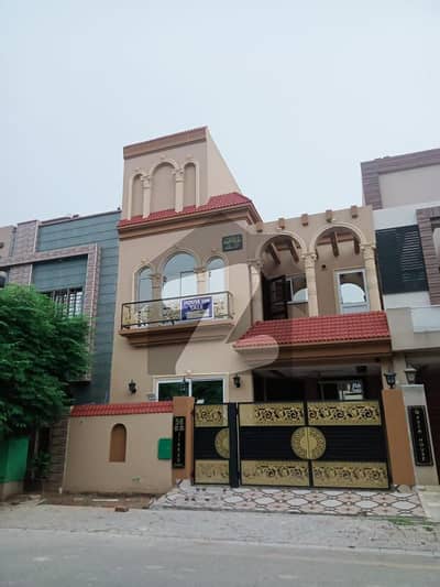 5 Marla House on Beautiful Location For Rent in Bahria Town Lahore