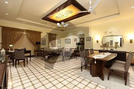 گارڈن ٹاؤن لاہور میں 8 کمروں کا 2 کنال مکان 12.0 کروڑ میں برائے فروخت۔