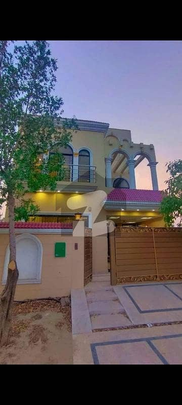low bughet 5 Marla House Available for sale in bahria orchard Phase 2