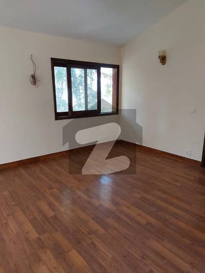 1000 Square Yard Bungalow Available For Rent On Prime Location Of Dha Phase 5
