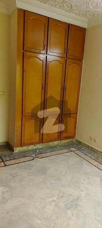 جی ۔ 11/2 جی ۔ 11,اسلام آباد میں 5 کمروں کا 4 مرلہ مکان 3.3 کروڑ میں برائے فروخت۔