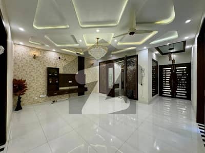 بحریہ ٹاؤن سیکٹر سی بحریہ ٹاؤن,لاہور میں 3 کمروں کا 10 مرلہ بالائی پورشن 52.0 ہزار میں کرایہ پر دستیاب ہے۔