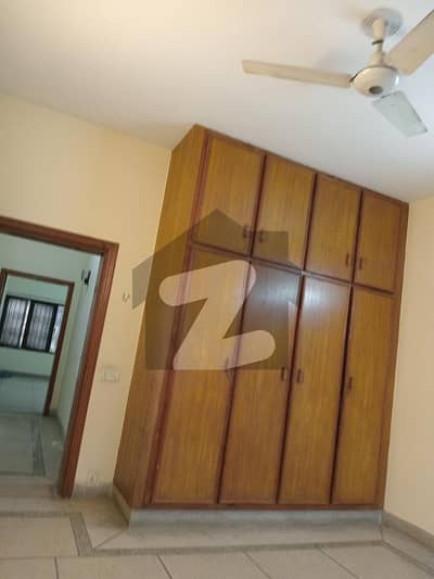 جوہر ٹاؤن فیز 1 جوہر ٹاؤن,لاہور میں 3 کمروں کا 10 مرلہ بالائی پورشن 65.0 ہزار میں کرایہ پر دستیاب ہے۔