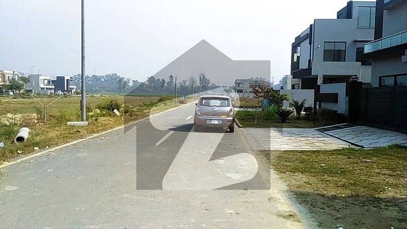 1 Kanal Plot For Sale In DHA Phase 7 Block T Overseas Near To Park Hot Location