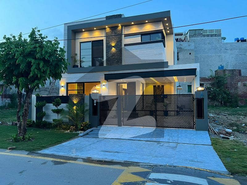 Stunning Modern 10 Marla House For Sale in Prime Location