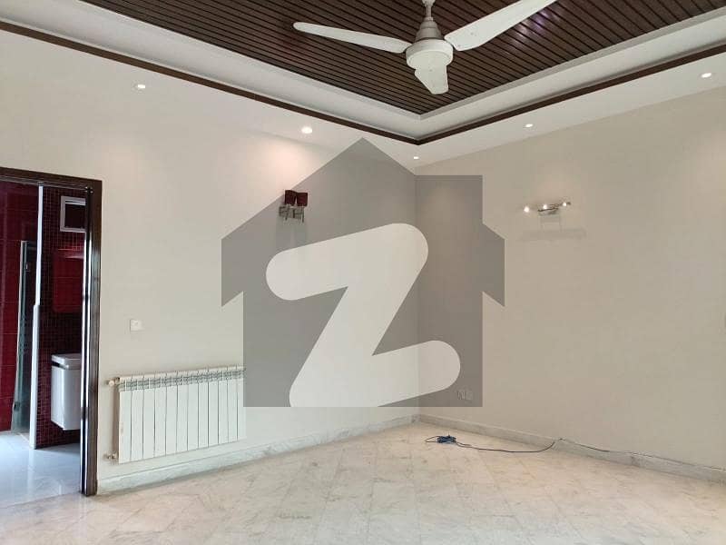 10 MARLA HOUSE AVAILABLE FOR RENT IN BAHRIA TOWN OVERSEAS B