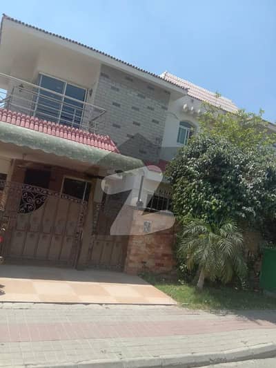 11 Marla Used Hot House For Sale In Sector B, Bahria Town