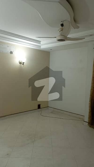 عالمگیر روڈ گلشنِ اقبال ٹاؤن,کراچی میں 7 کمروں کا 11 مرلہ مکان 3.5 لاکھ میں کرایہ پر دستیاب ہے۔