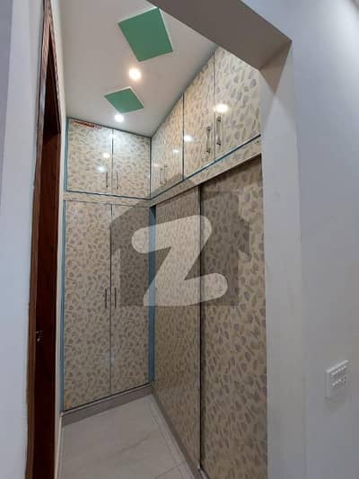 بحریہ نشیمن ۔ سن فلاور بحریہ نشیمن,لاہور میں 3 کمروں کا 5 مرلہ مکان 1.35 کروڑ میں برائے فروخت۔