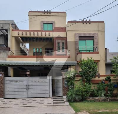 Owner Build 10 Marla House For Sale In Wapda Town Lahore
