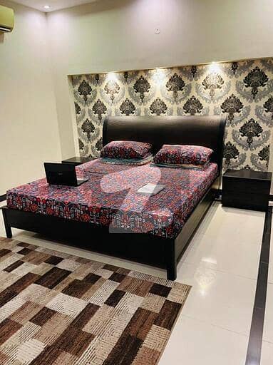 طارق گارڈنز ۔ بلاک اے طارق گارڈنز,لاہور میں 5 کمروں کا 10 مرلہ مکان 4.3 کروڑ میں برائے فروخت۔