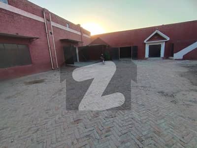 کینال روڈ فیصل آباد میں 11 کمروں کا 4 کنال فیکٹری 2.4 لاکھ میں کرایہ پر دستیاب ہے۔