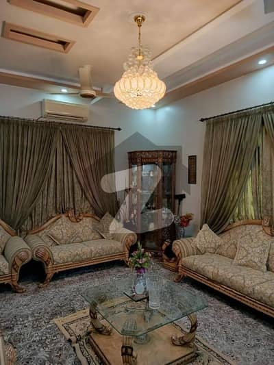 گلستانِِ جوہر ۔ بلاک 12 گلستانِ جوہر,کراچی میں 6 کمروں کا 10 مرلہ مکان 6.15 کروڑ میں برائے فروخت۔