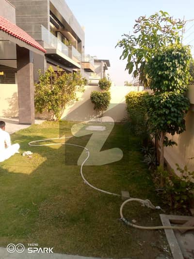 1 Kanal Full House Available for sale In Phase 1