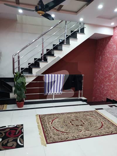 جوہر ٹاؤن فیز 2 جوہر ٹاؤن,لاہور میں 5 کمروں کا 5 مرلہ مکان 2.55 کروڑ میں برائے فروخت۔