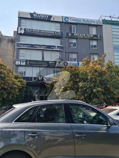 یو ایم ٹی روڈ یو ایم ٹی سوسائٹی,لاہور میں 11 کمروں کا 5 مرلہ عمارت 3.9 کروڑ میں برائے فروخت۔