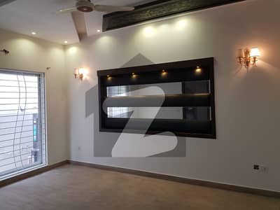 1 KANAL BRAND NEW Portion FOR RENT UPpER PORTION IN DHA PHASE 6