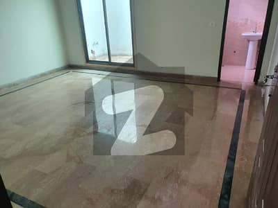 10 marla upper portion for rent in sector b bahria town lahore