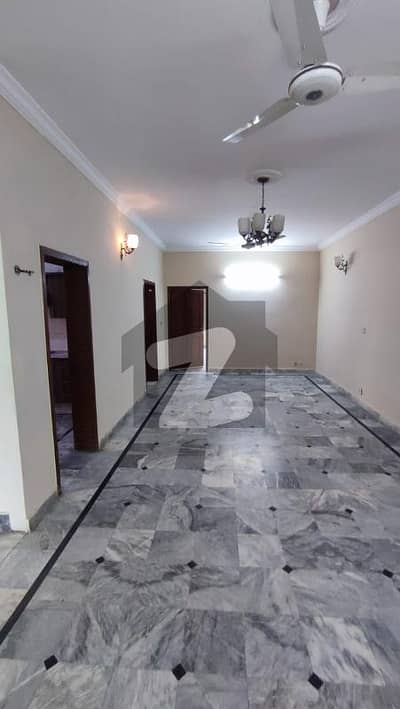 بحریہ ٹاؤن فیز 3 بحریہ ٹاؤن راولپنڈی,راولپنڈی میں 6 کمروں کا 10 مرلہ مکان 3.6 کروڑ میں برائے فروخت۔