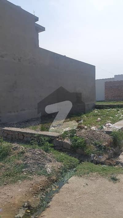 5 marla Corner Plot available For sale in Old Bismillah colony near Hamza town