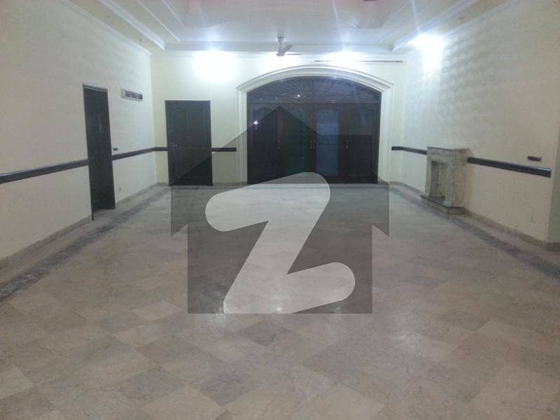 1 Kanal Beautiful House Available For Family