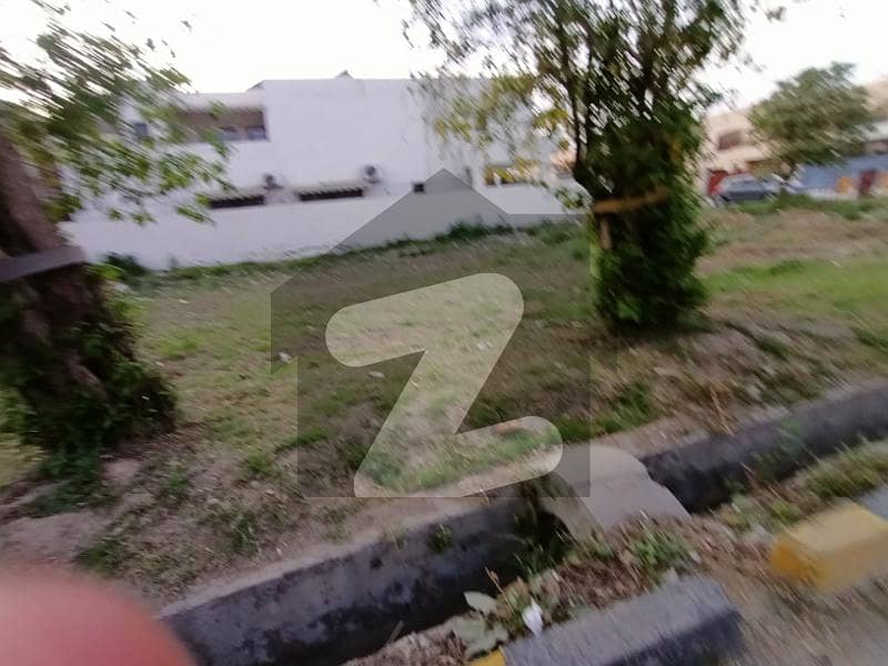 11 MARLA CORNER PLOT ON 60'FT ROAD FOR SALE IN STATE LIFE HOUSING SOCIETY LAHORE