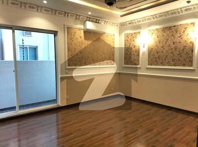 ڈی ایچ اے فیز 6 ڈیفنس (ڈی ایچ اے),لاہور میں 3 کمروں کا 1 کنال بالائی پورشن 80.0 ہزار میں کرایہ پر دستیاب ہے۔