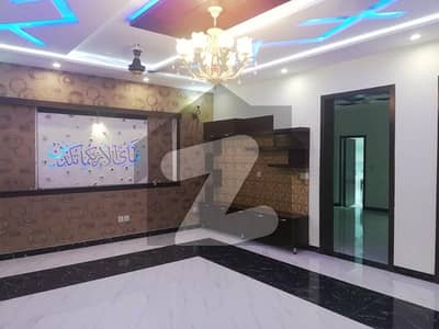 10 MARLA LIKE A BRAND NEW FULL HOUSE FOR RENT IN BAHARIA TOWN LAHORE